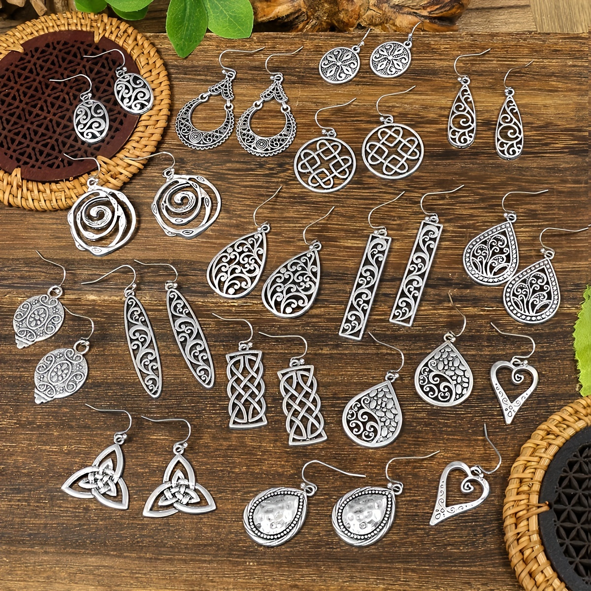 Ethnic Fashion Wear For Women - Ethnic Style Exquisite and compact Earrings